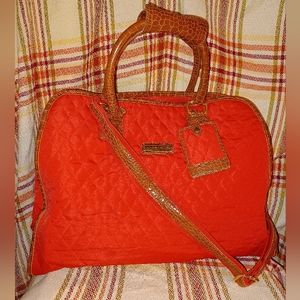 ❤️Liz Claiborne red large tote/carry on bag (060923A).